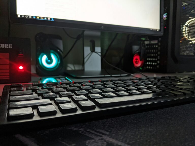 Aprender a Usar la PC y Elegir un Broker de Forex México: Herramientas Claves para el Éxito Digital y Financiero